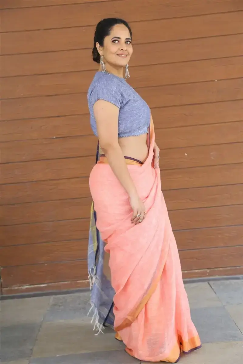 ANASUYA BHARADWAJ IN PINK SAREE 10